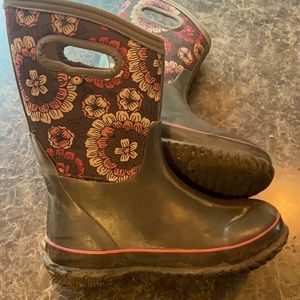 Girls Bogs winter boots